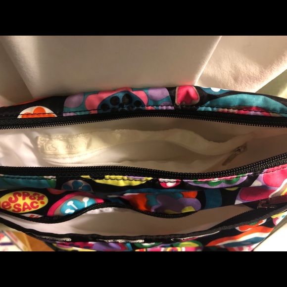 LeSportsSac - Picture 3 of 6